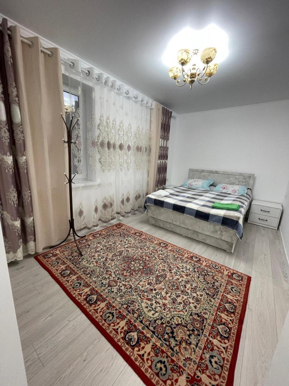 Center Guesthouse Кочкорка Экстерьер фото