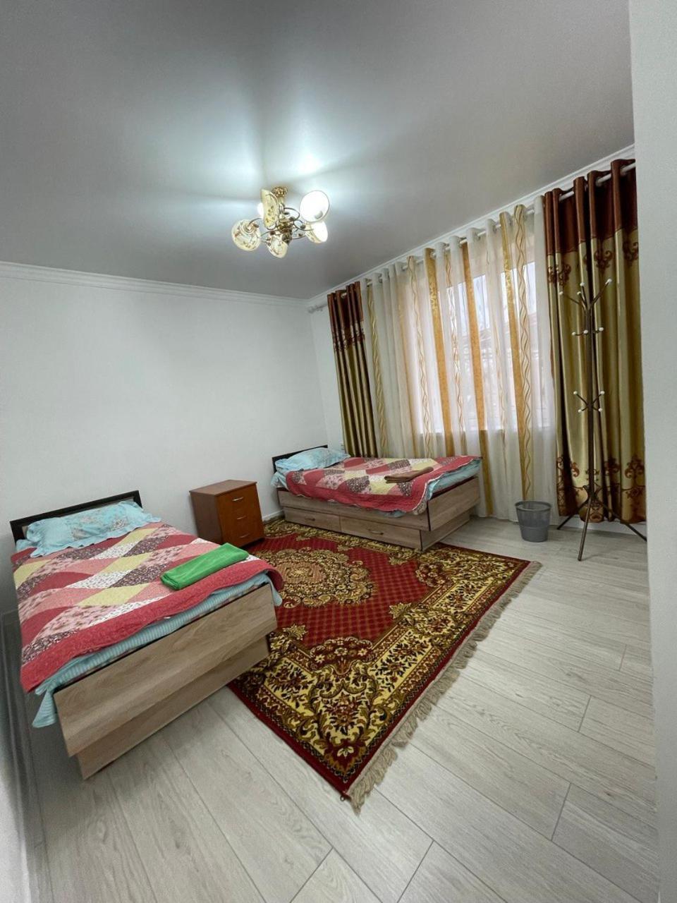 Center Guesthouse Кочкорка Экстерьер фото