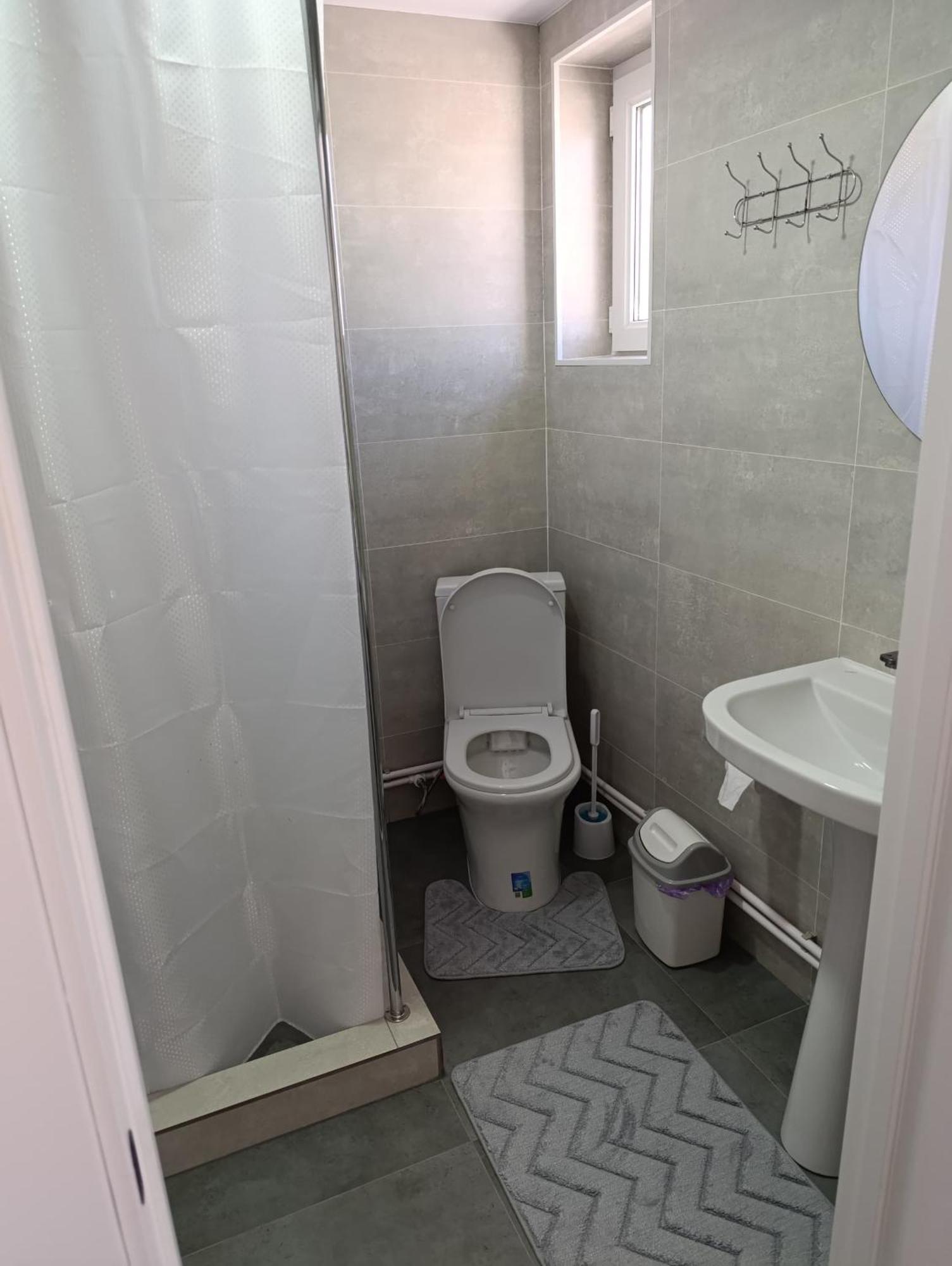 Center Guesthouse Кочкорка Экстерьер фото