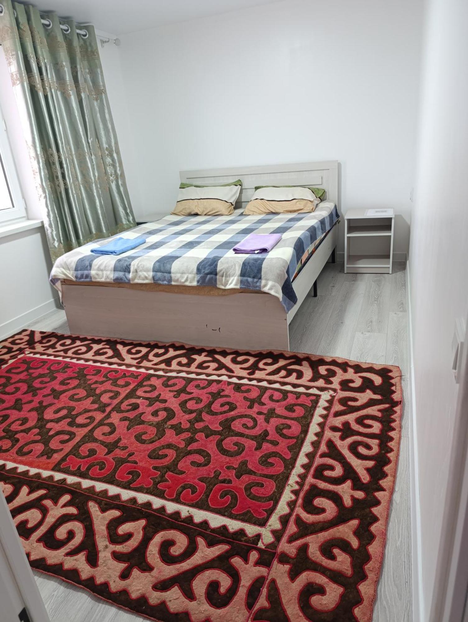 Center Guesthouse Кочкорка Экстерьер фото